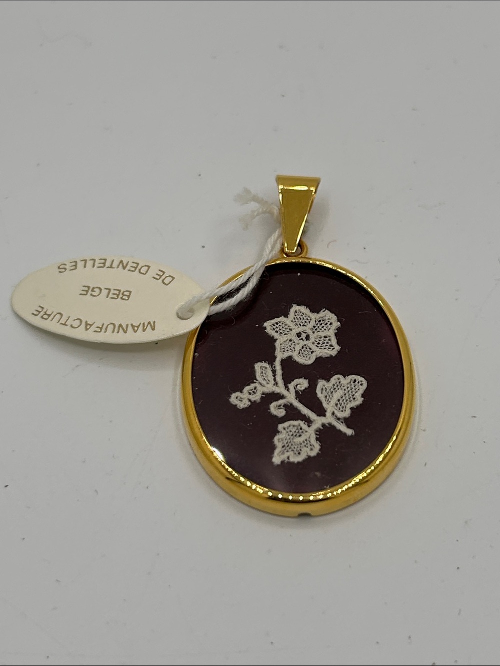 NWT Handmade Gold-Tone Burgundy Floral Lace Oval Pendant Necklace